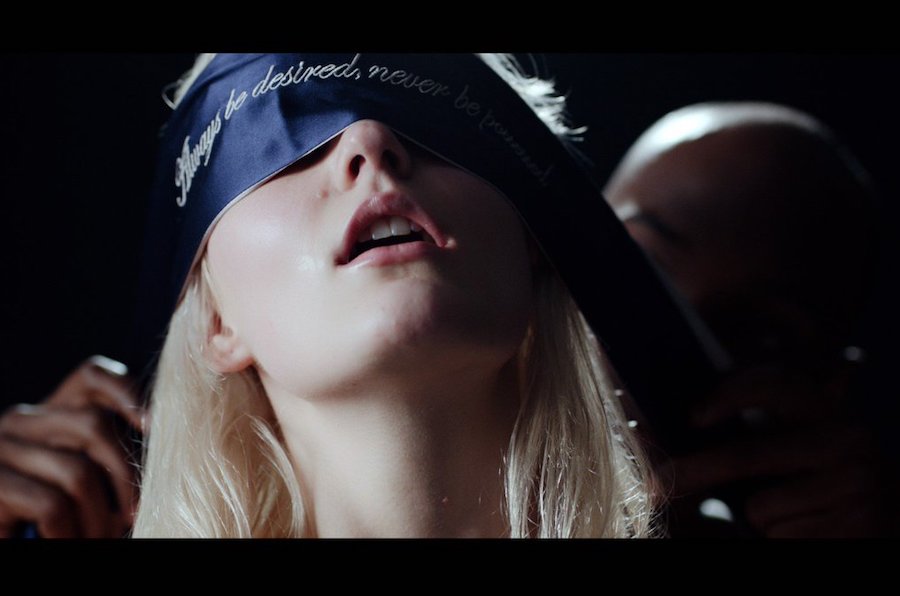 Fotograma del vídeo “X” de la firma Coco de Mer.