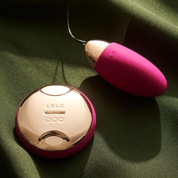 LYLA™ 2 - Huevo Vibrador con Mando SenseMotion - Morado - Imagen 3